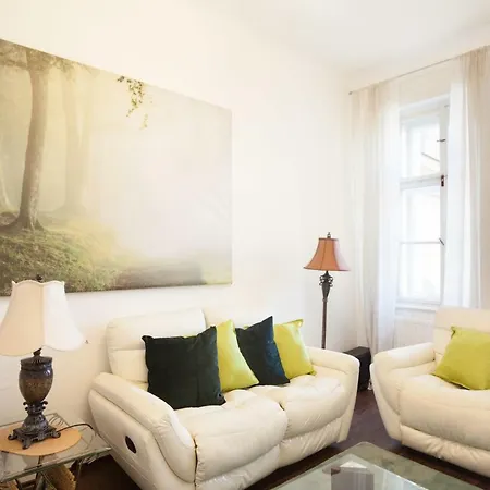 Apartment Three Bedroom For 10 People Next To Wenceslas Square