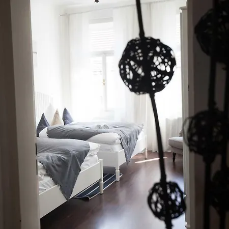 Three Bedroom For 10 People Next To Wenceslas Square Apartment Prague